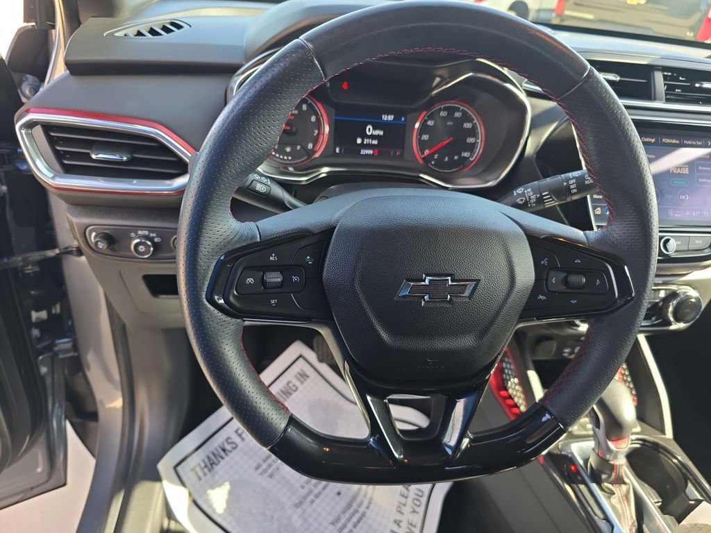 Used 2021 Chevrolet TrailBlazer RS w/ Technology Package image 11