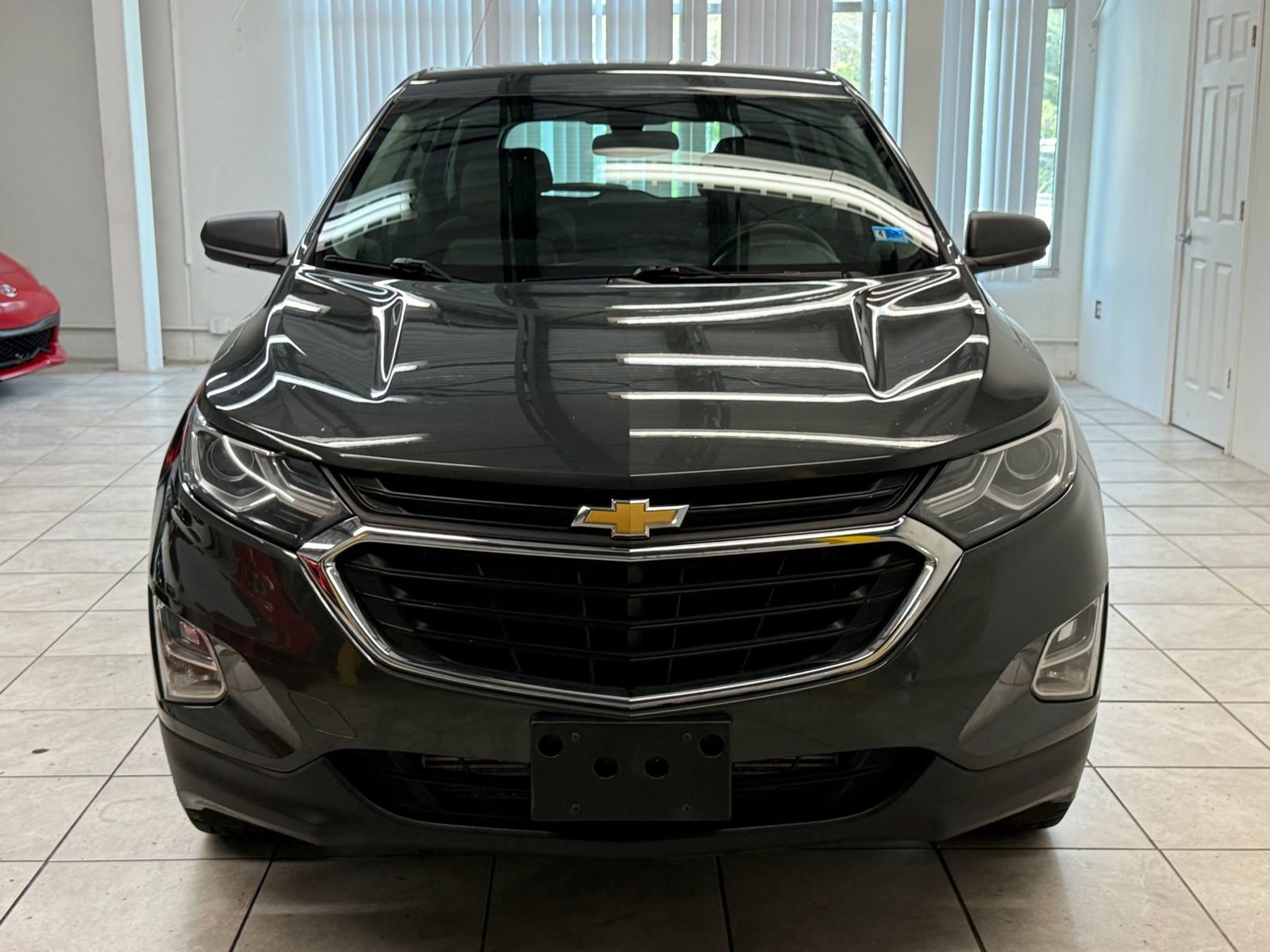 Used 2018 Chevrolet Equinox LS AWD/4WD image 2