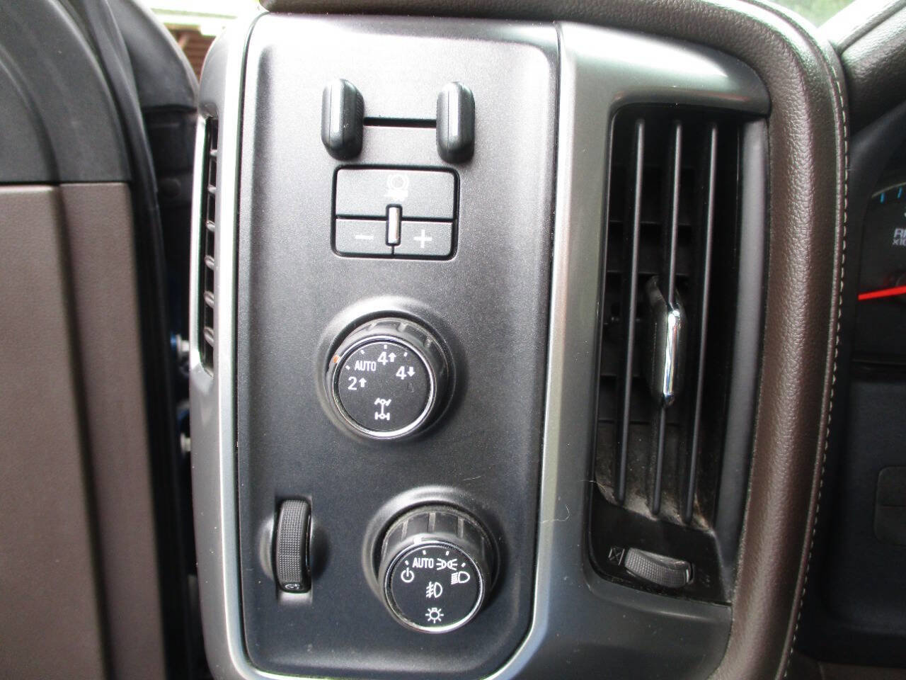 Used 2015 Chevrolet Silverado 1500 LTZ w/ LTZ Plus Package AWD/4WD image 20