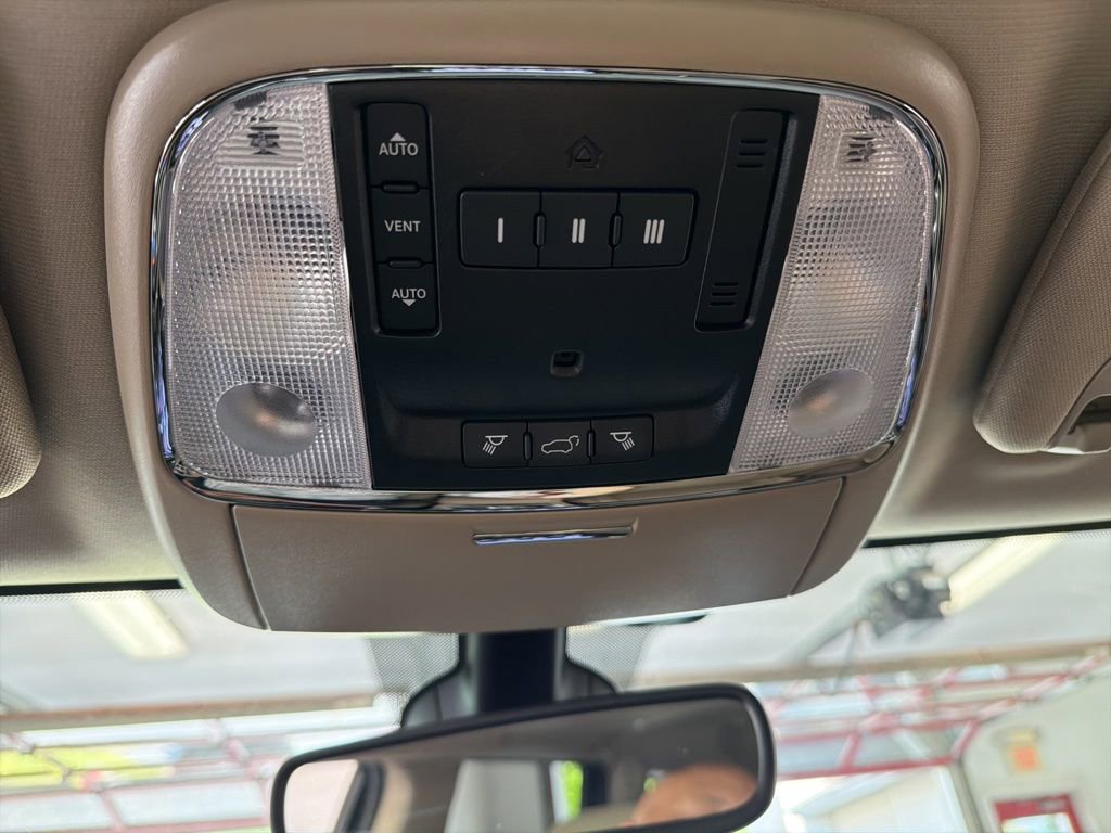 Used 2020 Jeep Grand Cherokee Limited AWD/4WD image 21