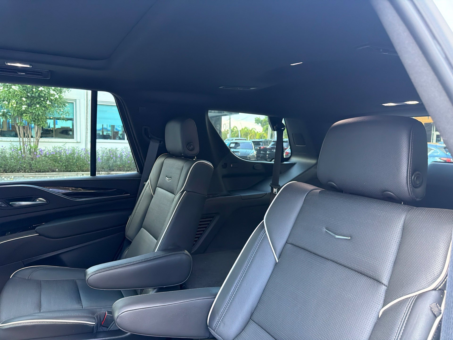 Used 2021 Cadillac Escalade Sport w/ Driver Assist Tech Package AWD/4WD image 25
