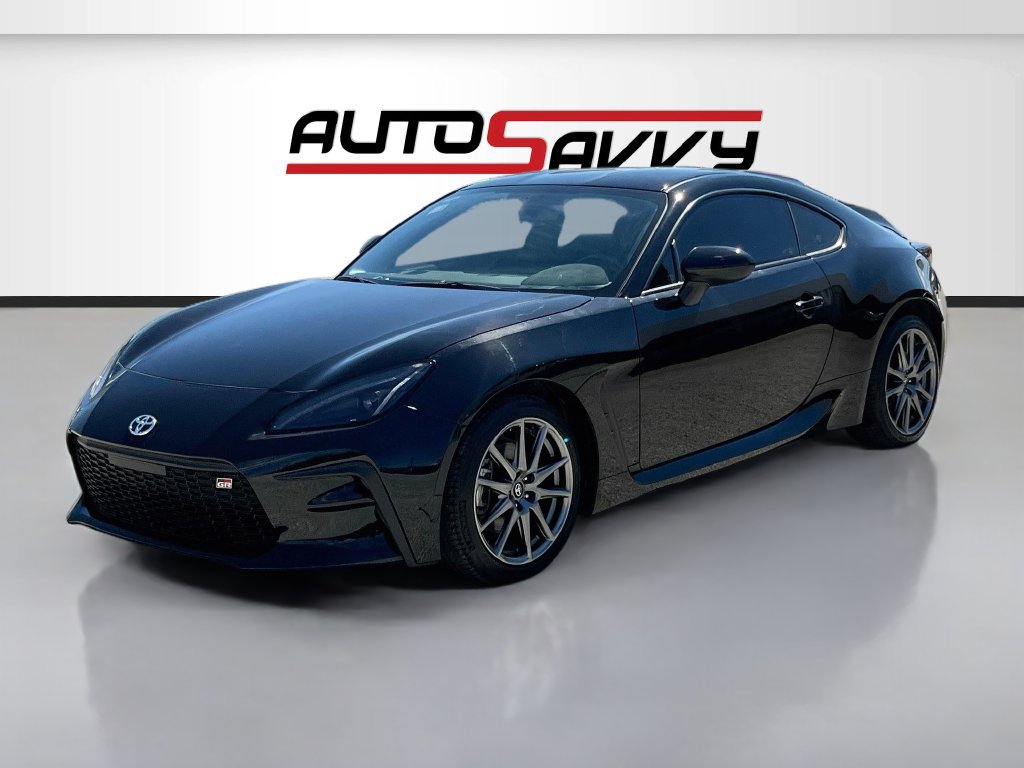Used 2025 Toyota GR86 Premium w/ Performance Package RWD image 3
