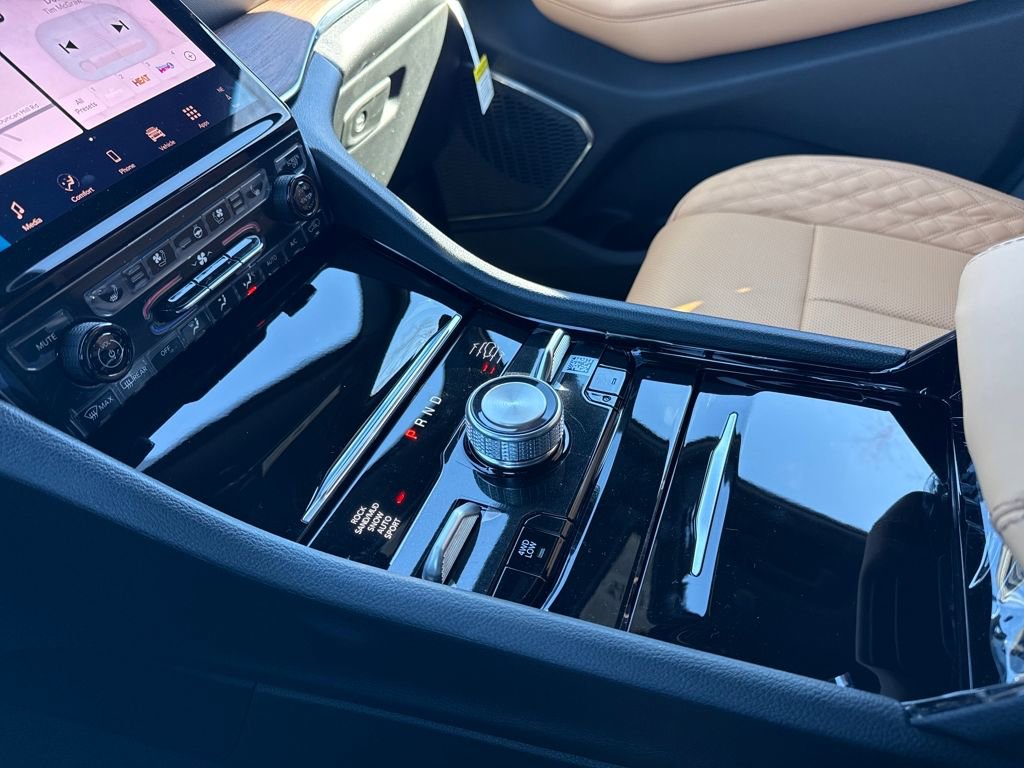 New 2025 Jeep Grand Cherokee L Summit w/ Obsidian Package image 41