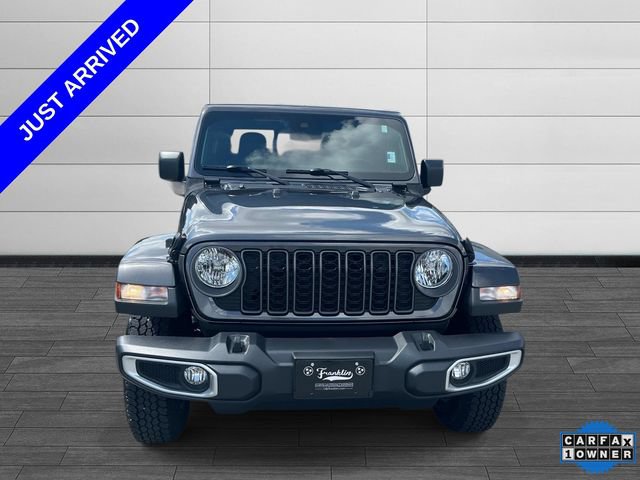 Used 2024 Jeep Gladiator Sport AWD/4WD image 9