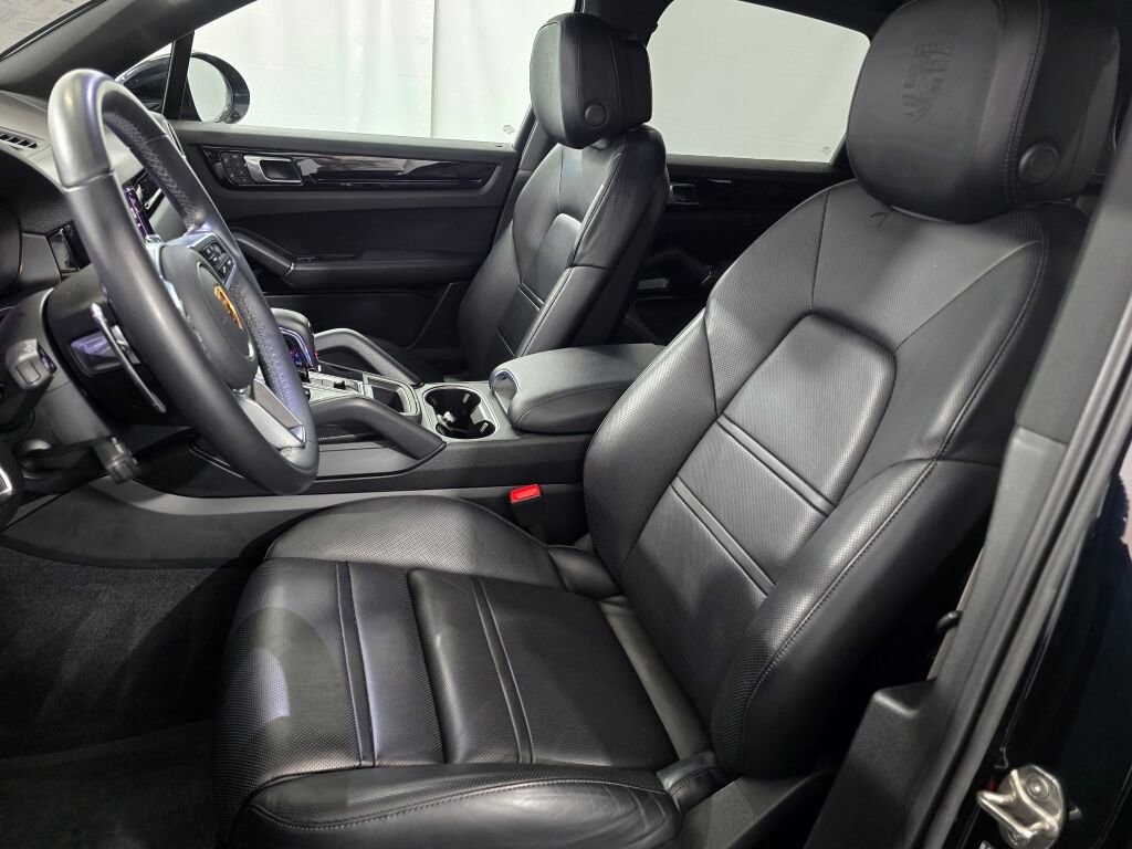 Certified 2023 Porsche Cayenne Platinum Edition AWD/4WD image 5