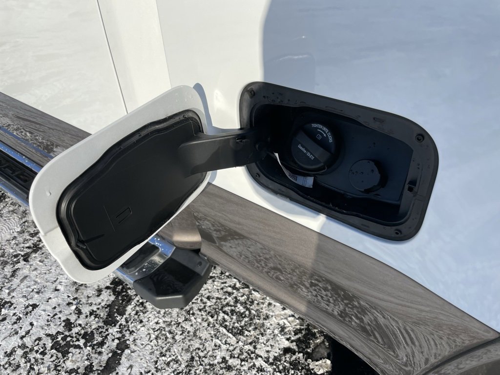 Used 2022 Ford F250 Lariat w/ Chrome Package image 64