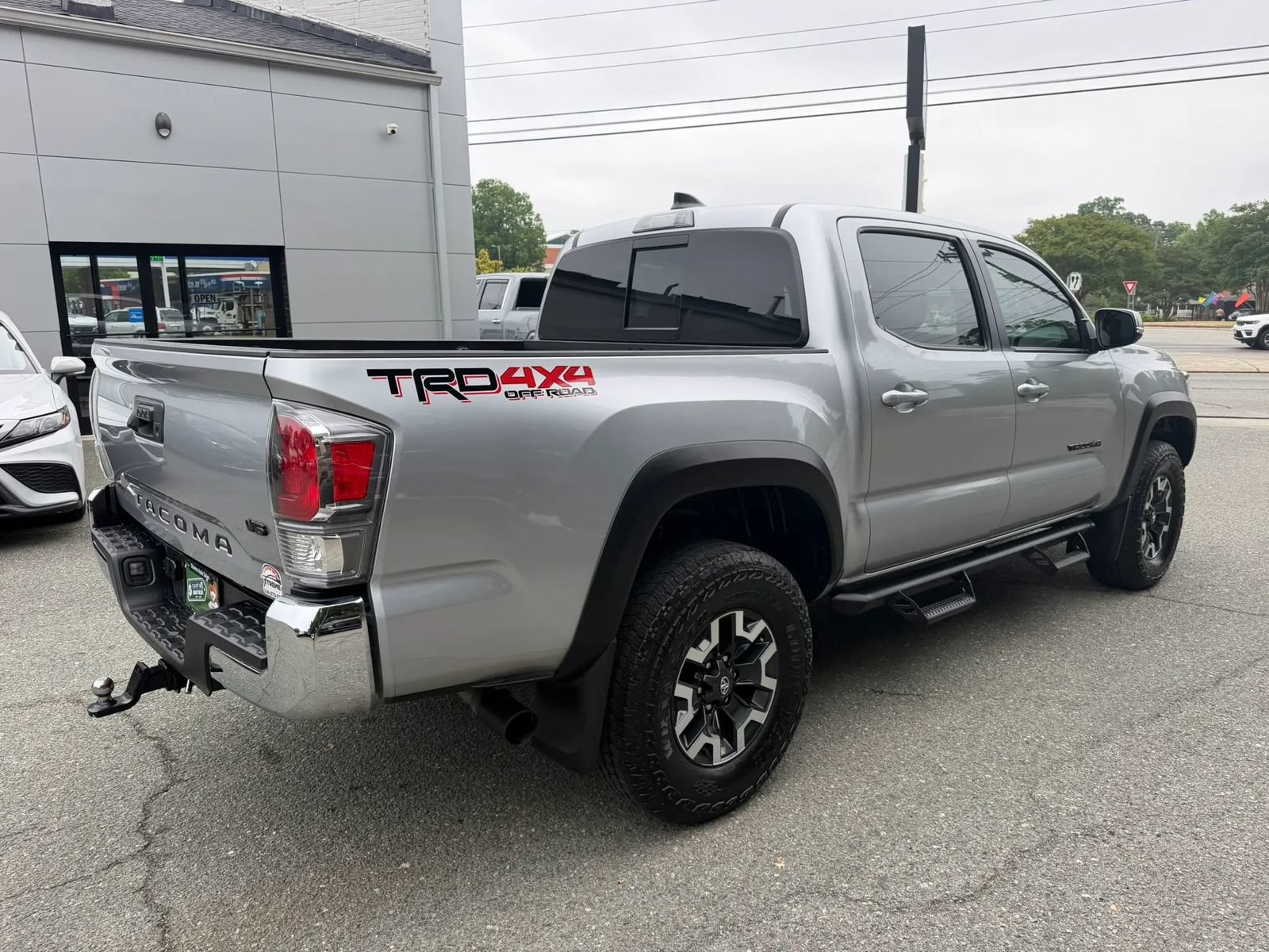 Used 2023 Toyota Tacoma TRD Off-Road AWD/4WD image 5