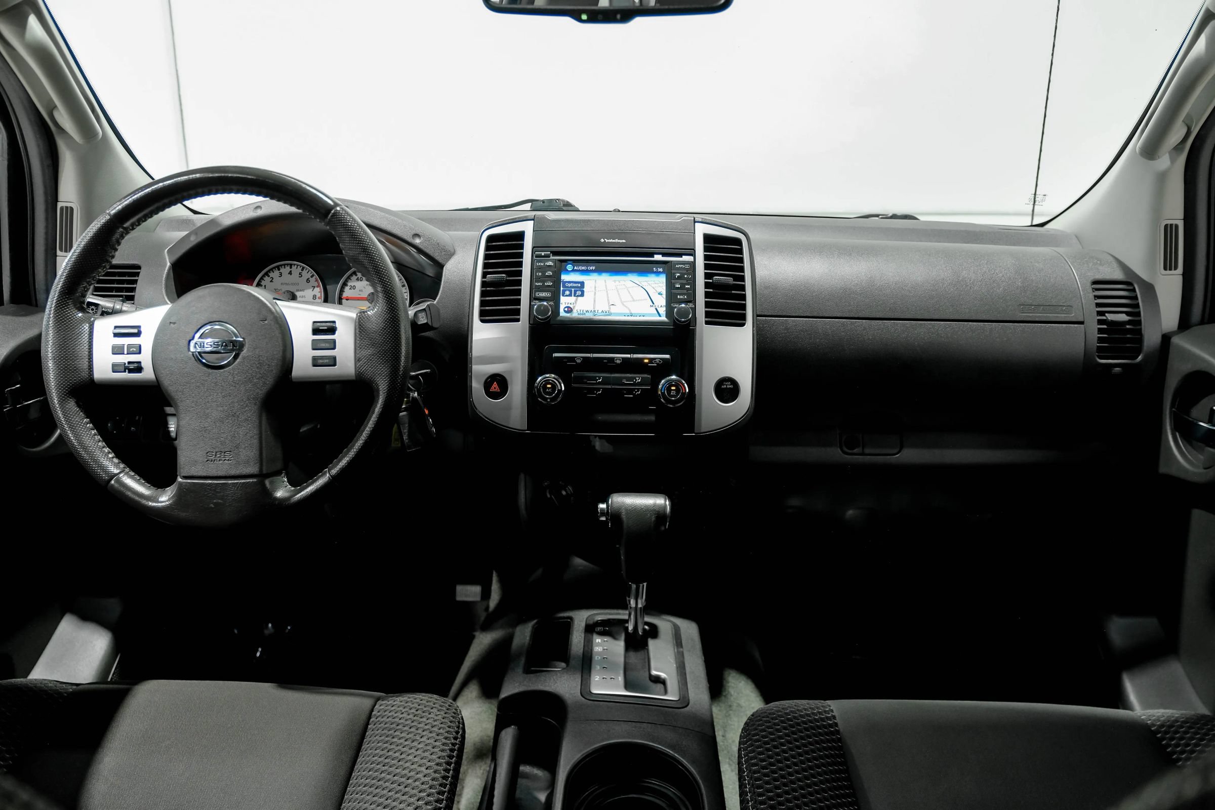 Used 2014 Nissan Xterra PRO-4X w/ Nevada Tow Package AWD/4WD image 18
