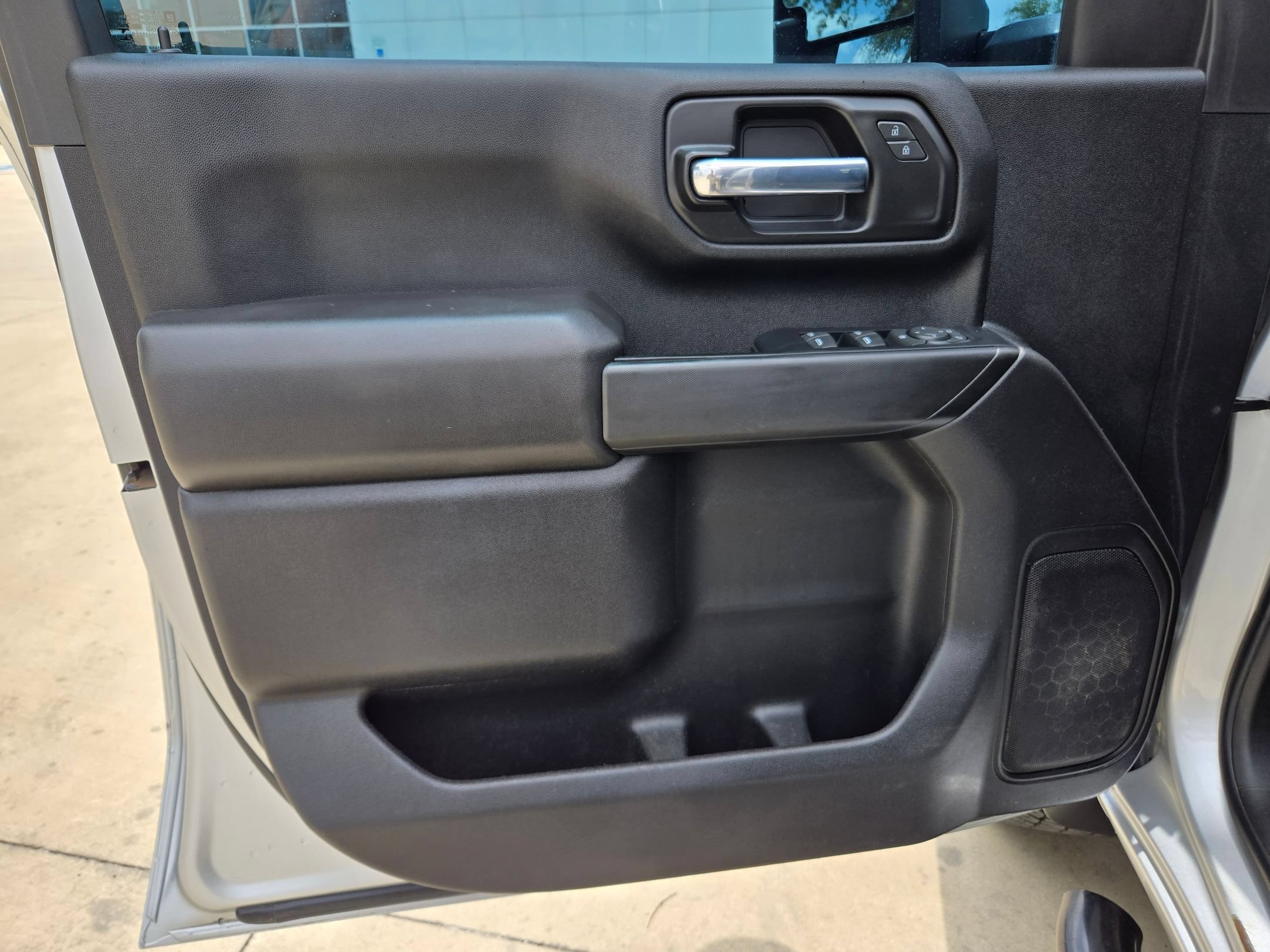 Used 2023 Chevrolet Silverado 2500 Custom w/ Custom Value Package AWD/4WD image 18