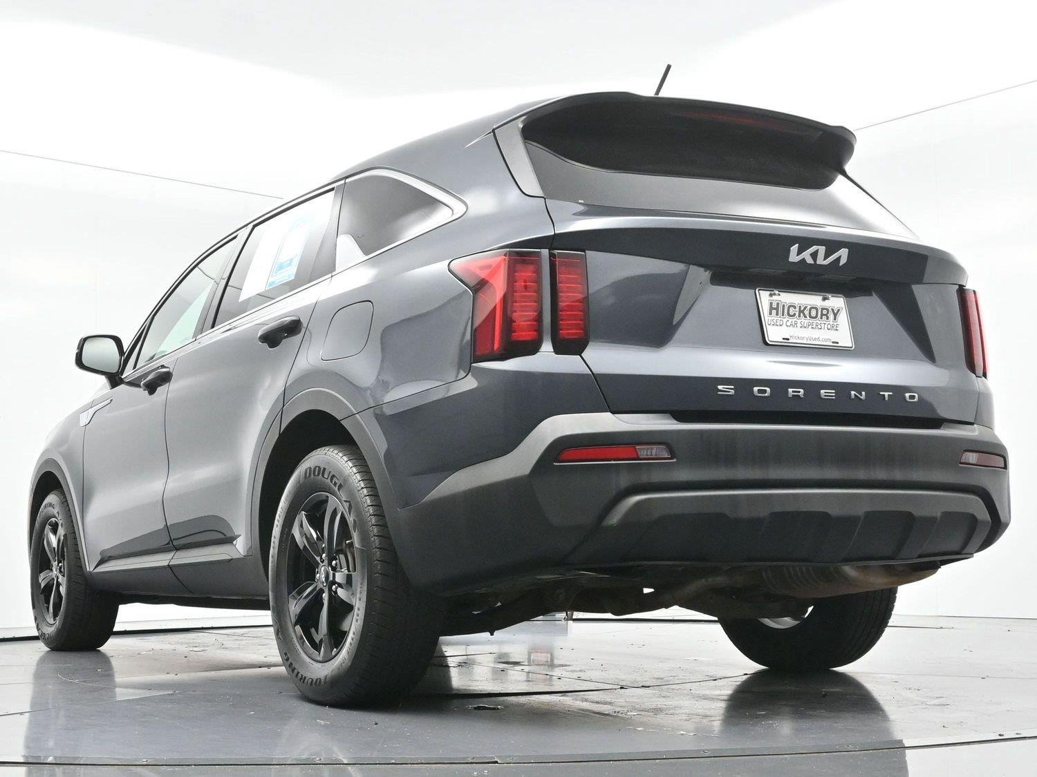 Used 2022 Kia Sorento LX FWD image 43