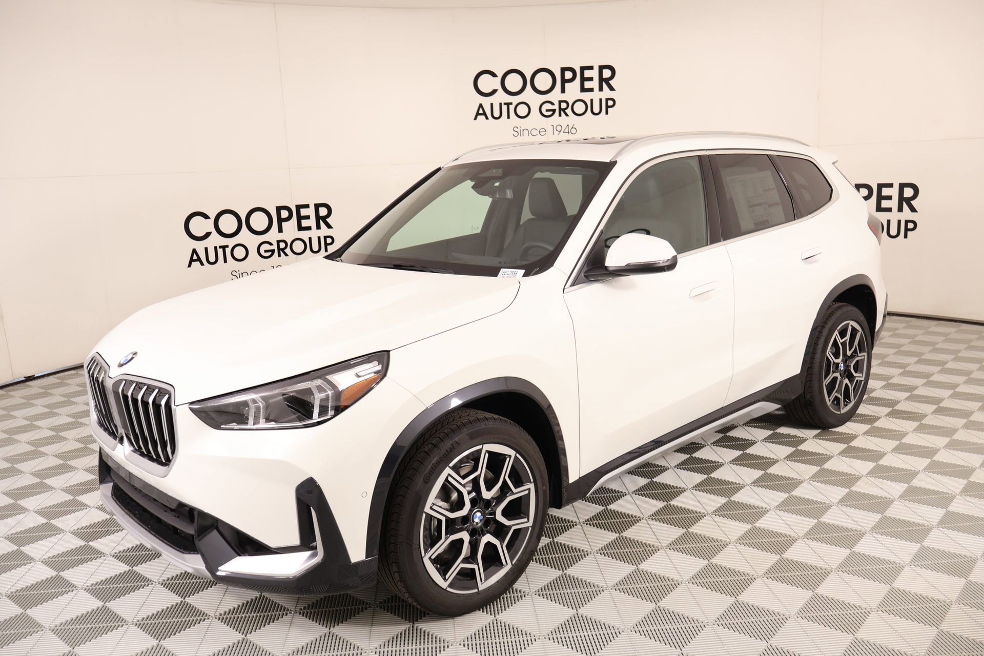 New 2026 BMW X1 xDrive28i w/ Technology Package AWD/4WD image 10