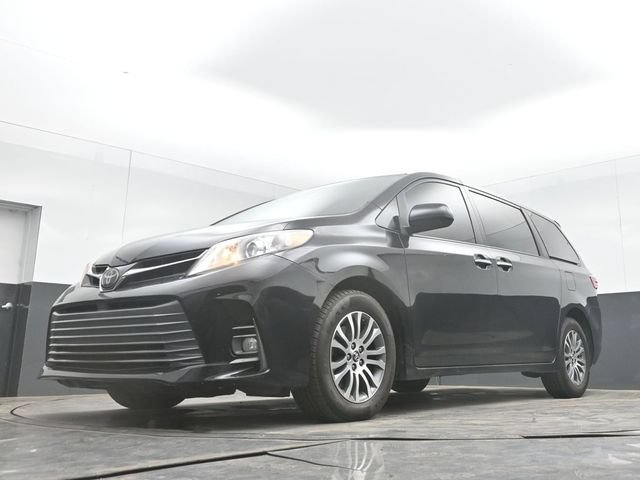 Used 2020 Toyota Sienna XLE FWD image 44