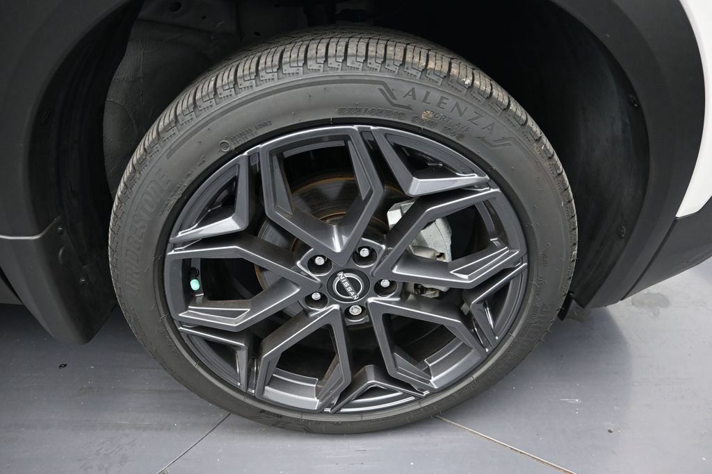Used 2025 Nissan Kicks SR FWD image 9