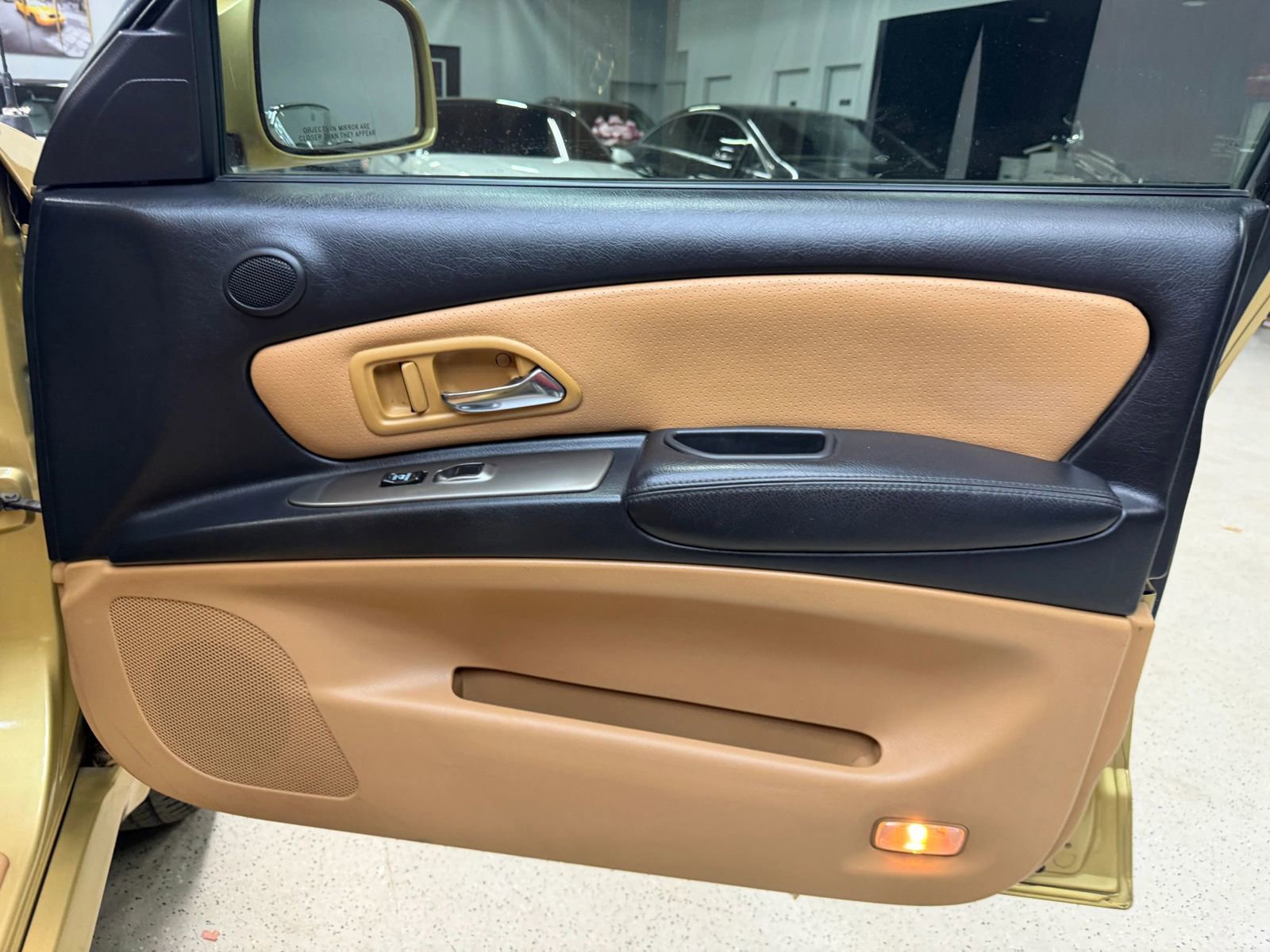 Used 2002 Isuzu Axiom XS RWD image 29