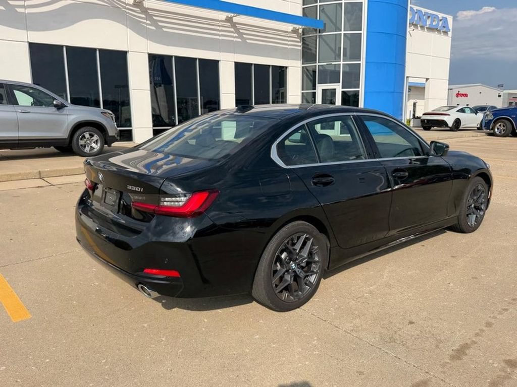 Used 2026 BMW 330i xDrive Sedan AWD/4WD image 2