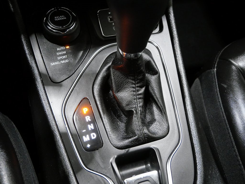 Used 2019 Jeep Cherokee Latitude Plus image 22