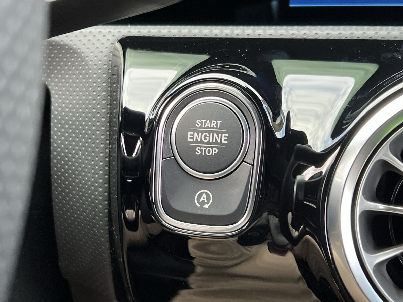 Certified 2026 Mercedes-Benz CLA 250 4MATIC image 30