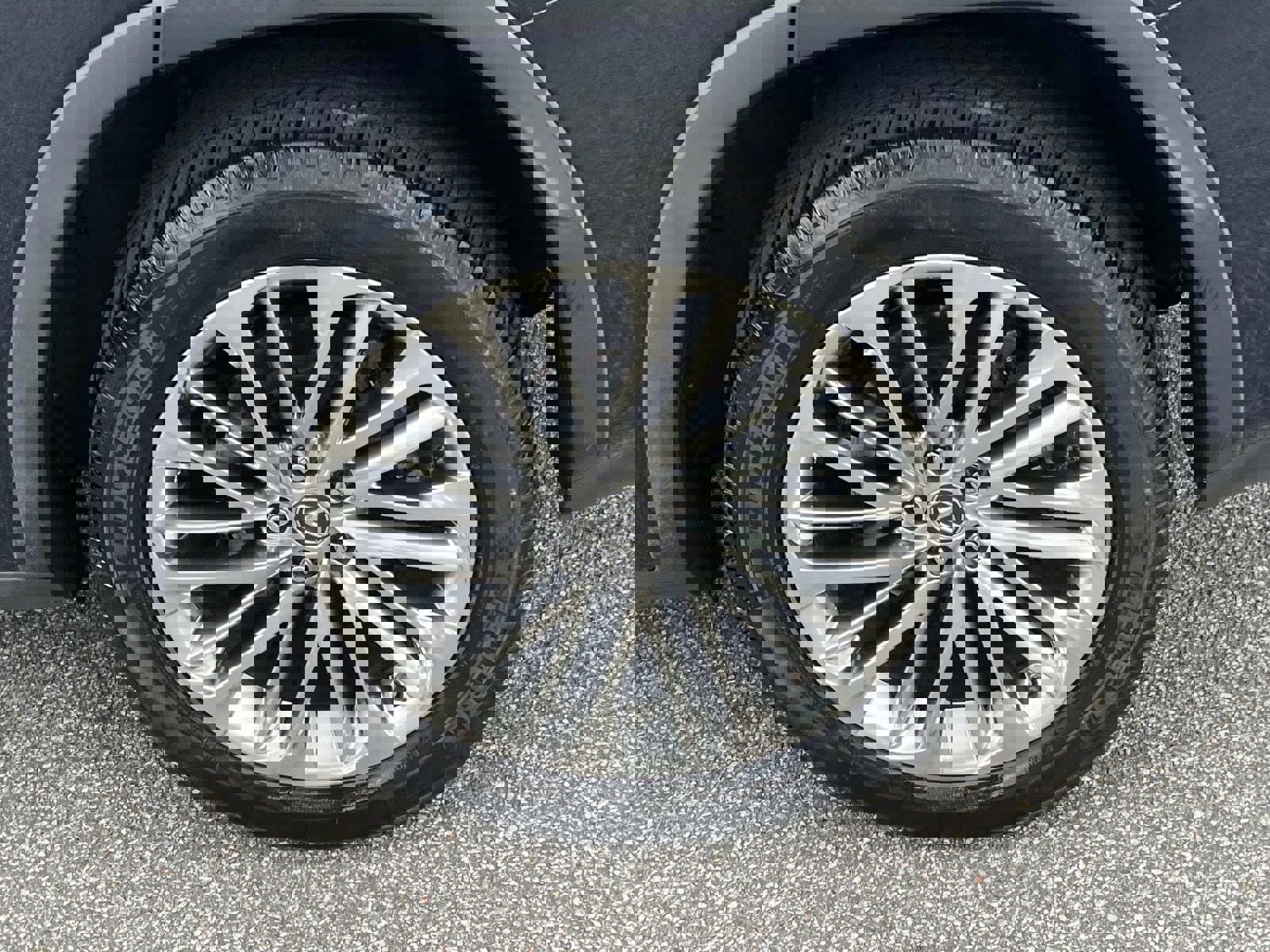 Used 2020 Lexus RX 350L Luxury w/ Accessory Package AWD/4WD image 18