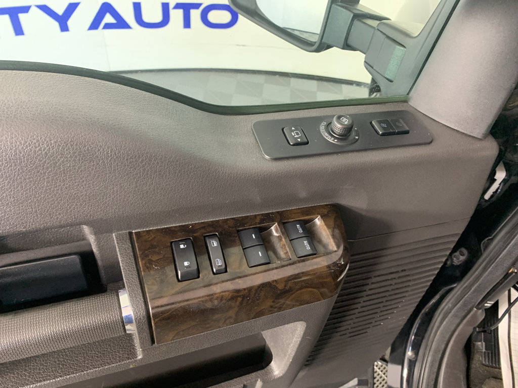 Used 2015 Ford F350 Platinum image 14