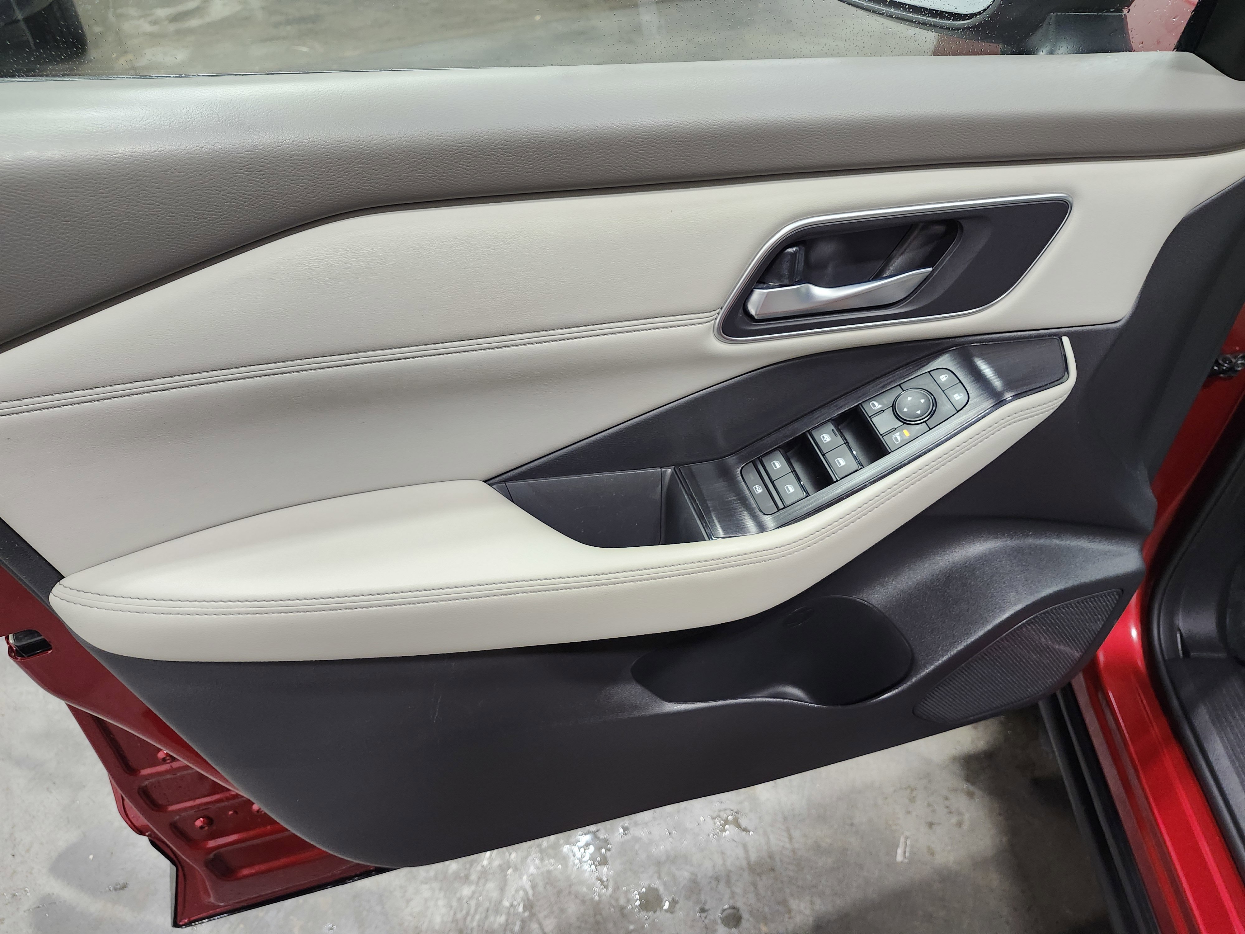 Used 2021 Nissan Rogue SV w/ Premium Package image 29