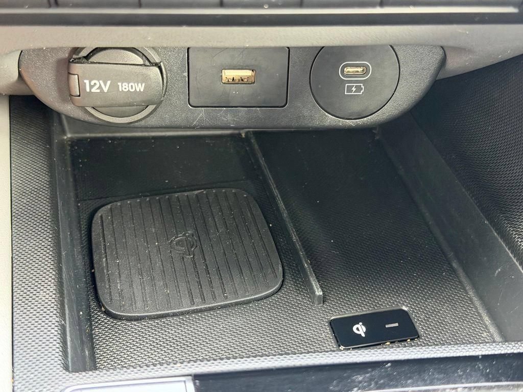 Used 2025 Hyundai Elantra SEL FWD image 23