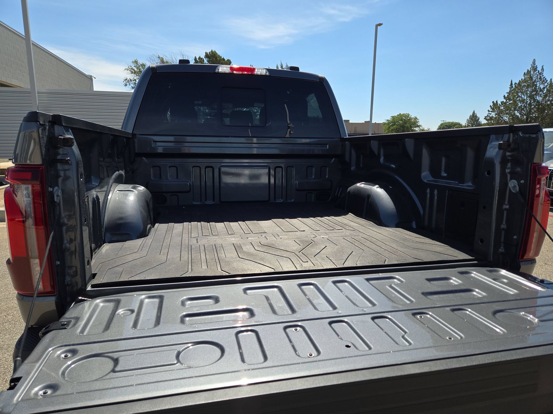 Used 2025 Ford F150 Lariat w/ Equipment Group 501A Mid AWD/4WD image 12