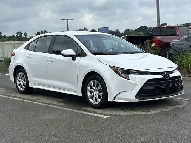 Used 2025 Toyota Corolla LE FWD image 28