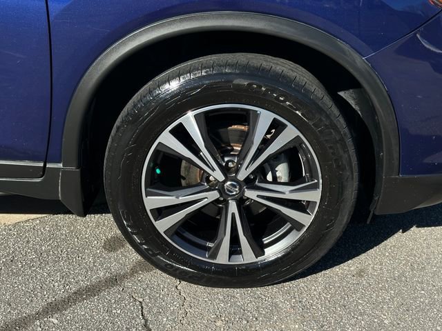 Used 2020 Nissan Rogue SV w/ Premium Package image 11