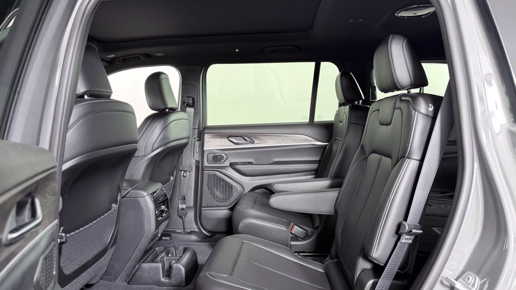 New 2027 Jeep Grand Cherokee L Limited AWD/4WD image 30