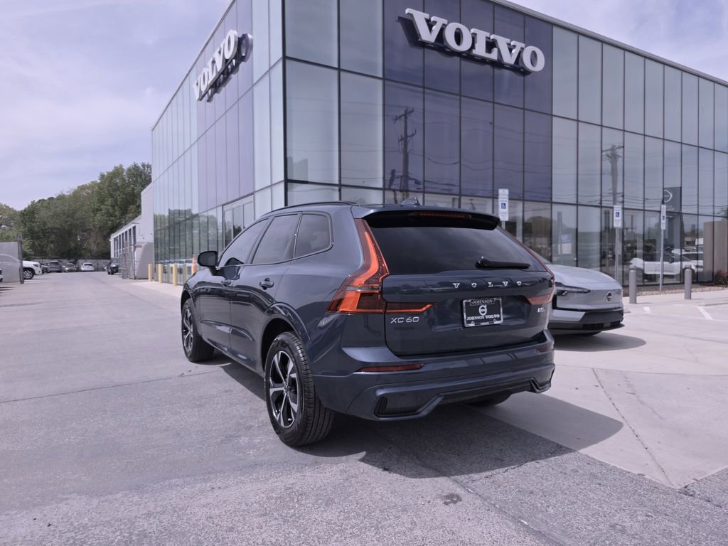 New 2026 Volvo XC60 B5 Core w/ Climate Package image 7