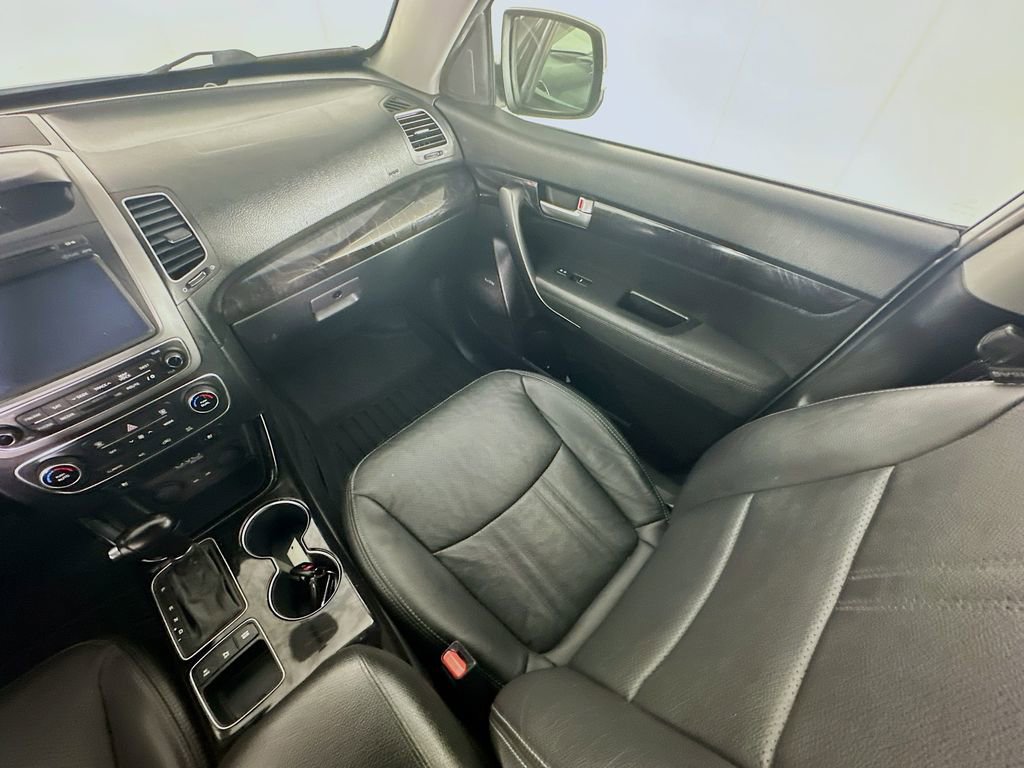 Used 2014 Kia Sorento SX w/ 3rd Row Package FWD image 11