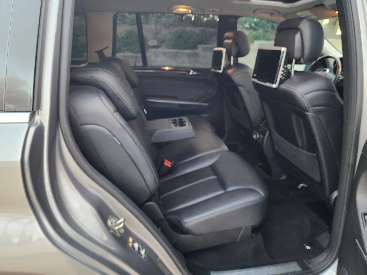 Used 2012 Mercedes-Benz GL 450 4MATIC image 33