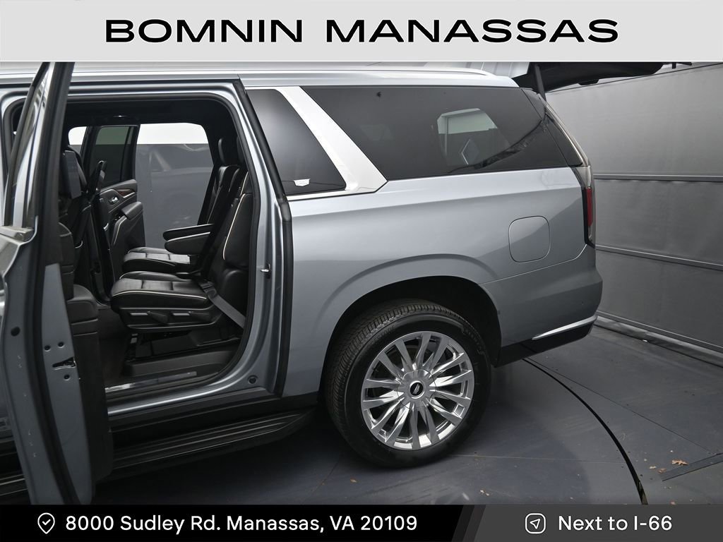 Used 2024 Cadillac Escalade ESV Premium Luxury AWD/4WD image 12