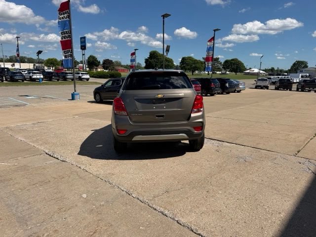Used 2022 Chevrolet Trax LT w/ LT Convenience Package AWD/4WD image 5