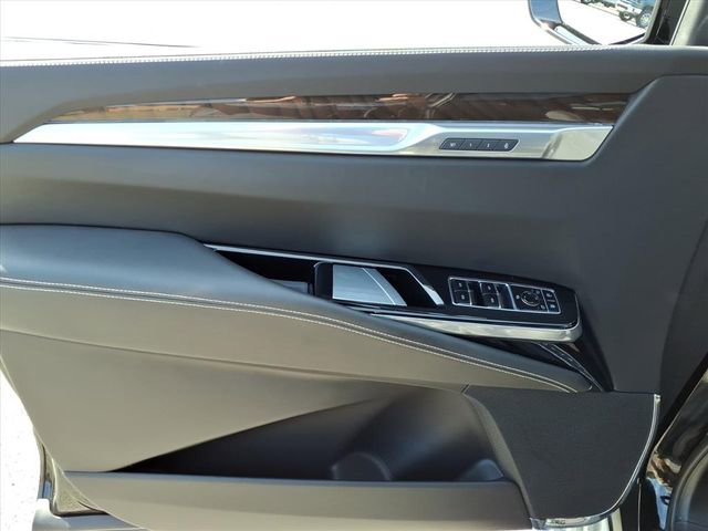 Used 2025 Cadillac Escalade Sport Platinum w/ LPO, ONYX Package AWD/4WD image 19