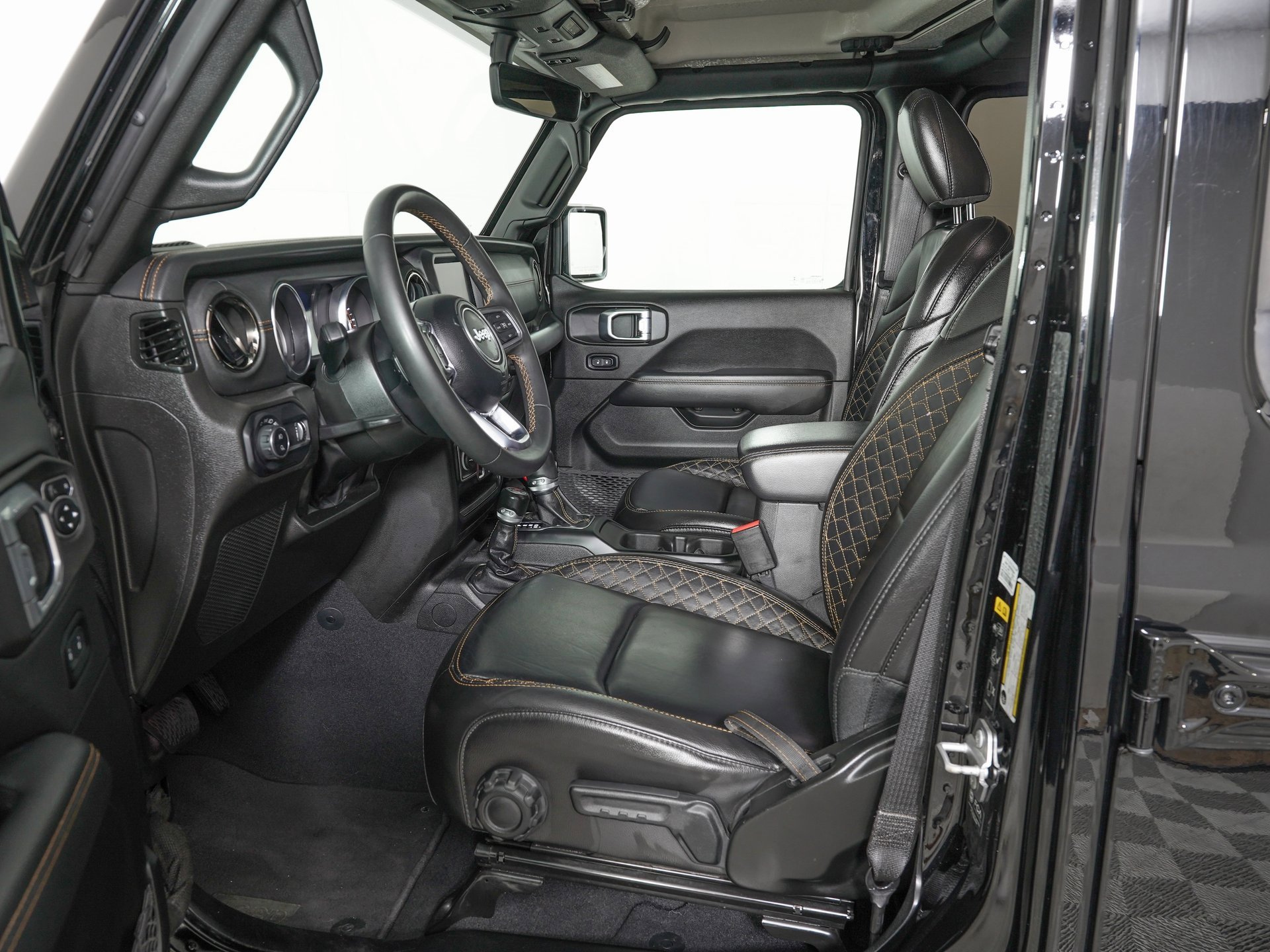 Used 2023 Jeep Gladiator Overland image 13