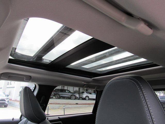 New 2026 Mitsubishi Outlander Trail Edition image 14