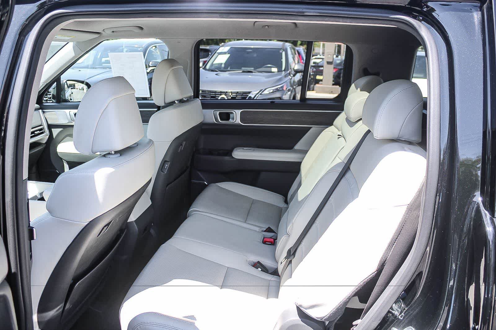 Certified 2024 Hyundai Santa Fe Limited FWD image 23