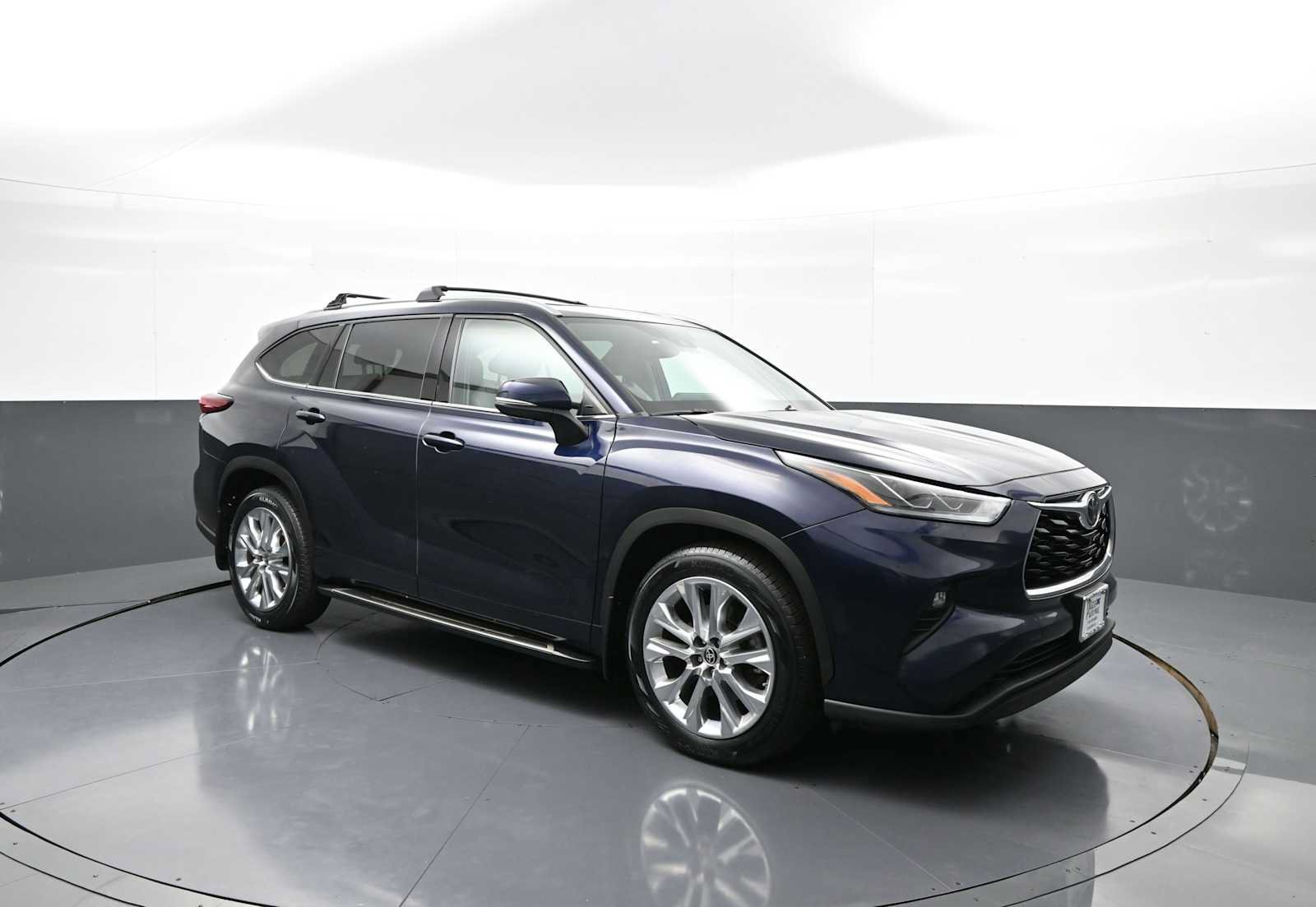 Used 2022 Toyota Highlander Limited AWD/4WD image 4