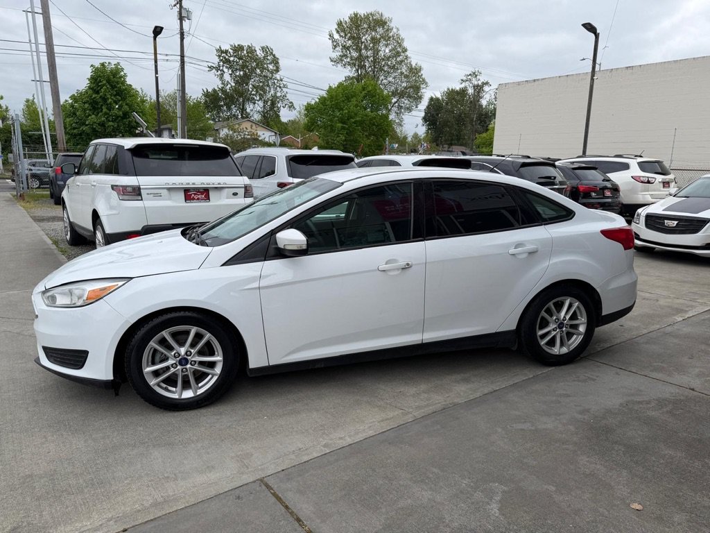 Used 2016 Ford Focus SE FWD image 4
