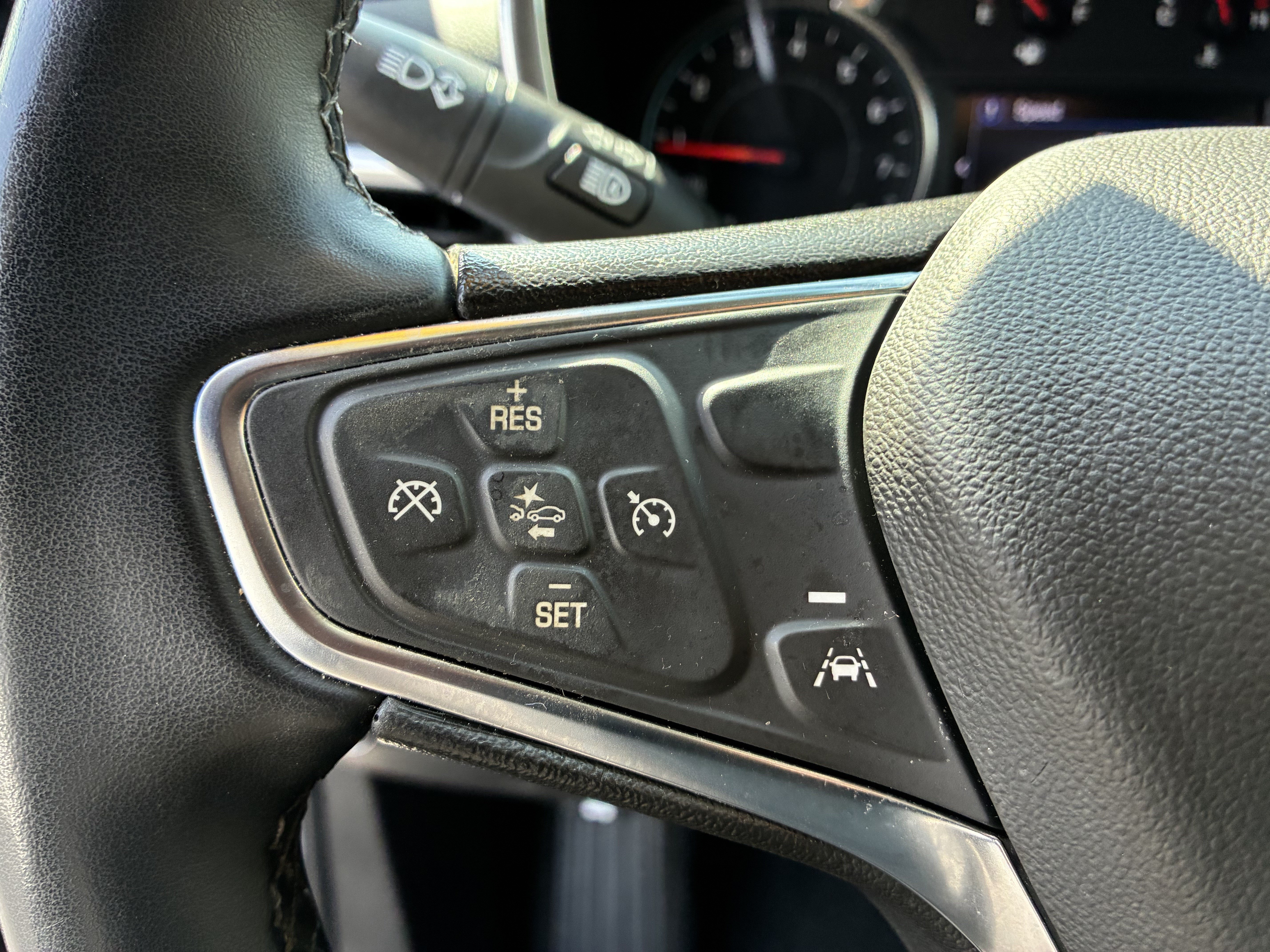 Used 2024 Chevrolet Equinox LT AWD/4WD image 30