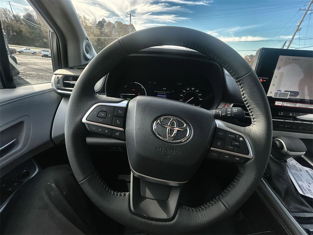 New 2025 Toyota Sienna XLE w/ XLE Plus Package image 13