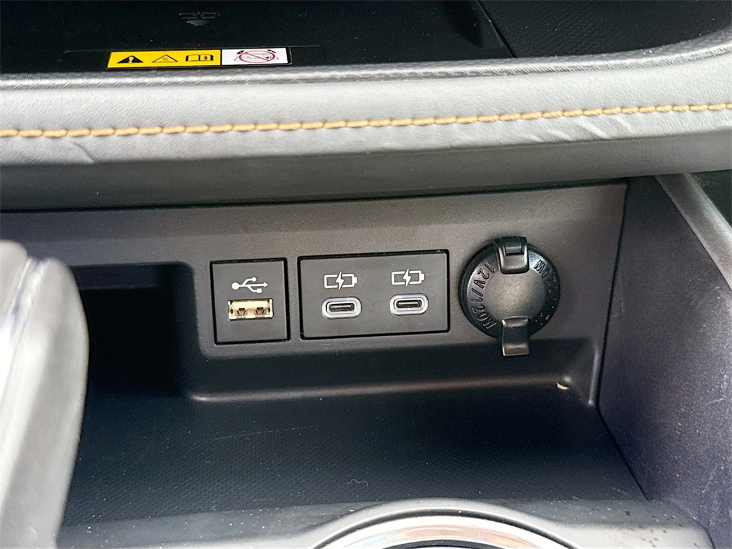 Used 2023 Toyota Highlander Bronze Edition image 17