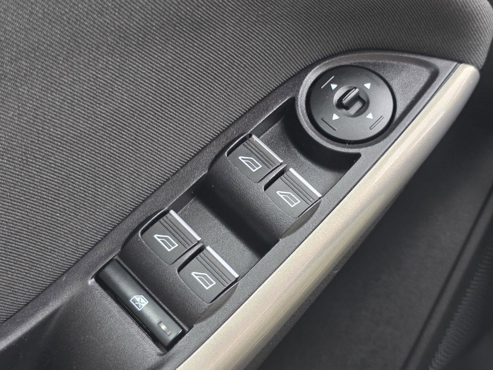 Used 2018 Ford Focus Titanium FWD image 9