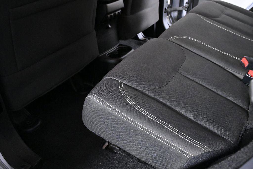 Used 2016 Jeep Wrangler Unlimited Sahara image 33