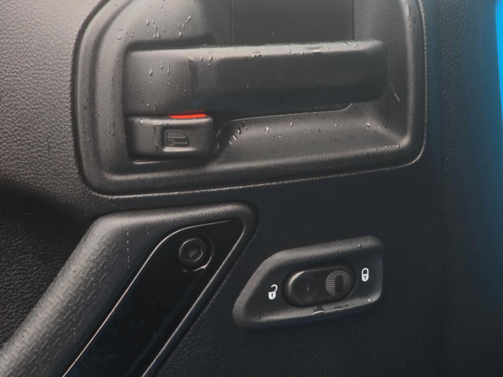 Used 2017 Jeep Wrangler Unlimited Sahara image 37