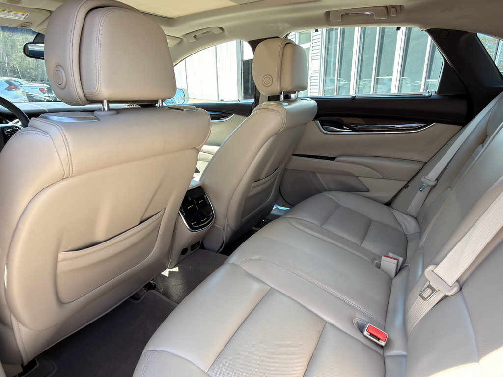 Used 2013 Cadillac XTS Premium image 21