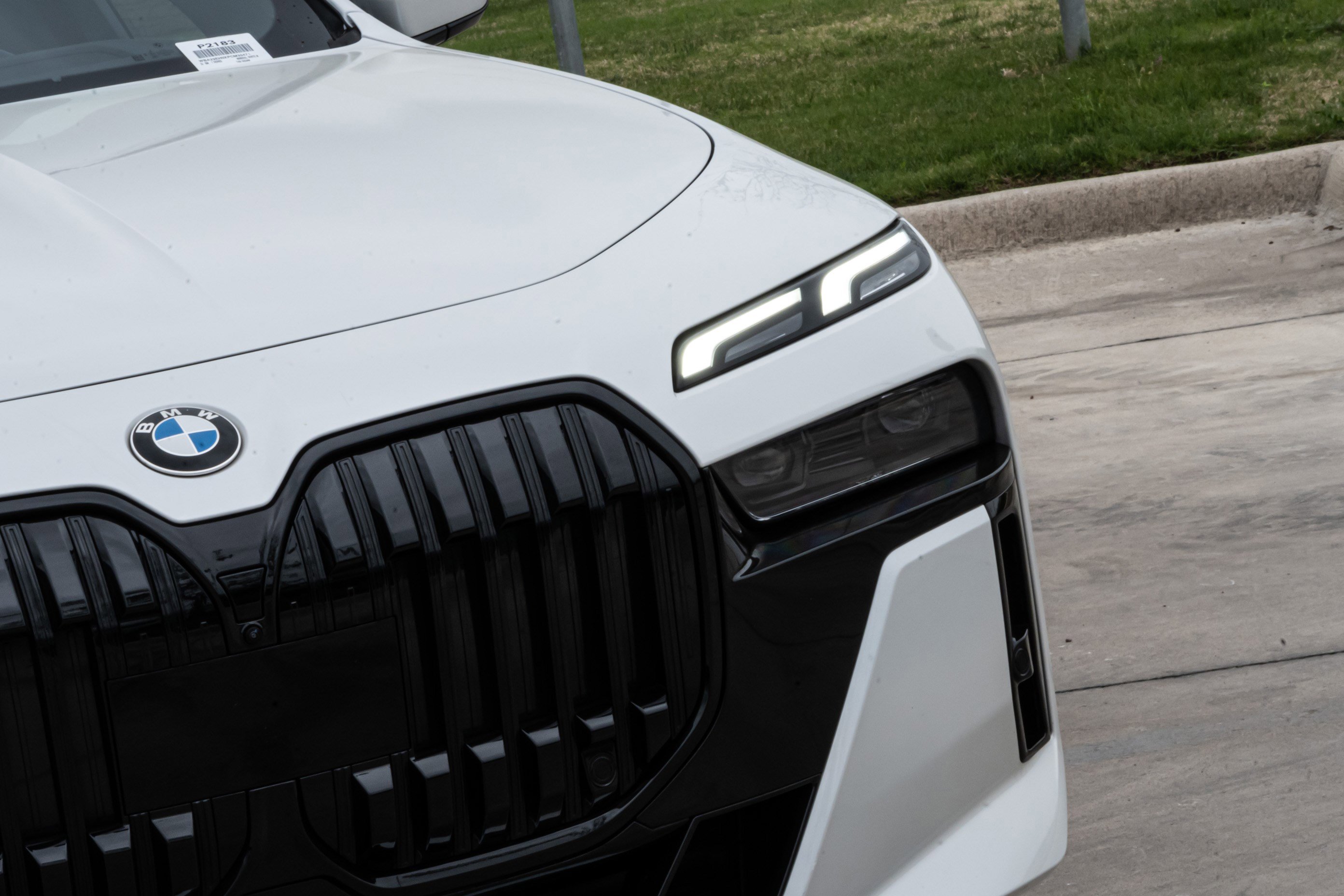 Certified 2023 BMW 740i w/ Parking Assistance Package image 9