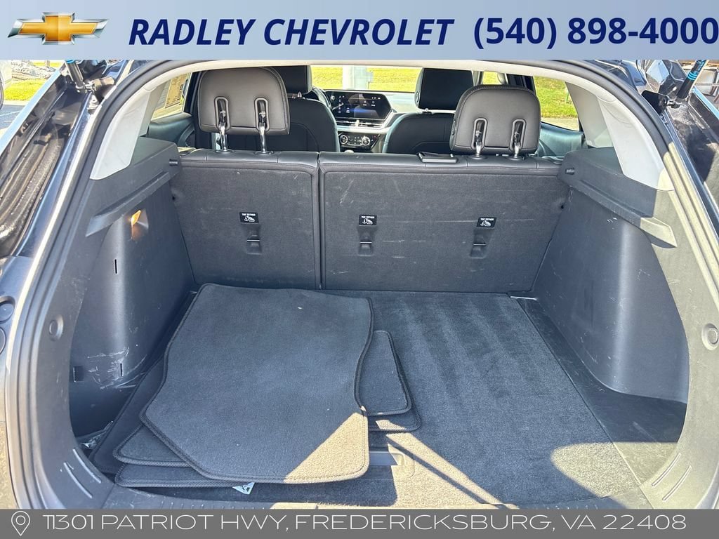 Used 2025 Chevrolet Trax LT w/ LT Convenience Package FWD image 14