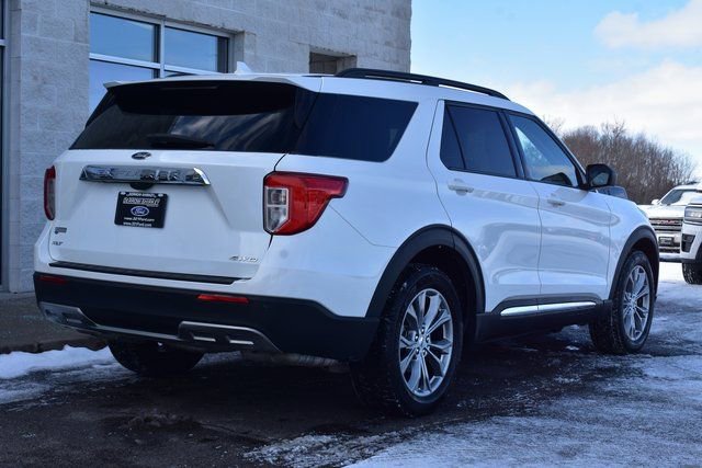 Used 2023 Ford Explorer XLT w/ Equipment Group 202A image 11
